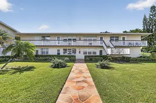 135 Somerset G, West Palm Beach, FL 33417 - Photo 1