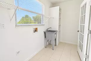 835 Fernwood Dr, West Palm Beach, FL 33405 - Photo 12