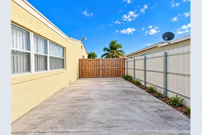 835 Fernwood Drive, West Palm Beach, FL 33405 - Photo 22
