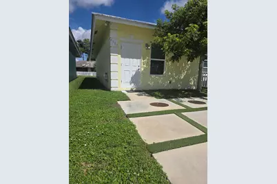 4587 Cambridge Street, Lake Worth Beach, FL 33463 - Photo 2