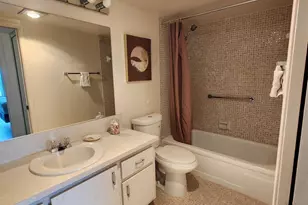 4033 Hythe B, Boca Raton, FL 33434 - Photo 6