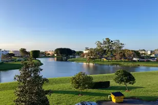 4033 Hythe B, Boca Raton, FL 33434 - Photo 4