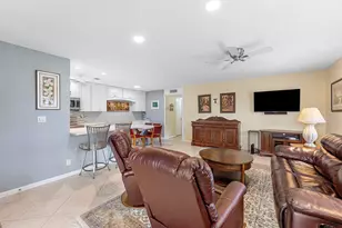 572 High Point Dr, Delray Beach, FL 33445 - Photo 6