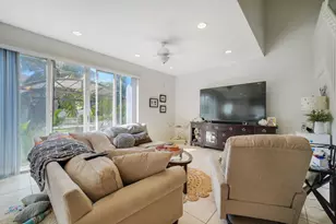 9870 Warner Ln, Wellington, FL 33414 - Photo 14