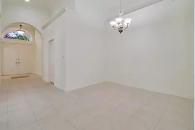 6815 SE Twin Oaks Circle, Stuart, FL 34997 - Photo 6