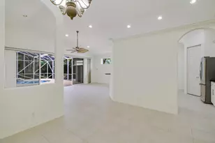 6815 SE Twin Oaks Cir, Stuart, FL 34997 - Photo 8