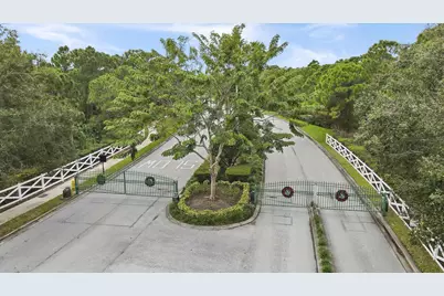 6815 SE Twin Oaks Circle, Stuart, FL 34997 - Photo 36