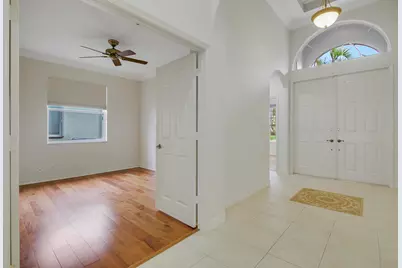 6815 SE Twin Oaks Circle, Stuart, FL 34997 - Photo 4
