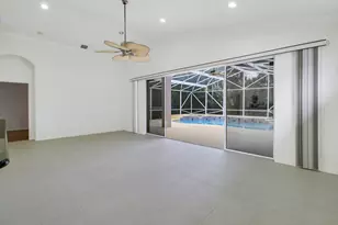 6815 SE Twin Oaks Cir, Stuart, FL 34997 - Photo 14