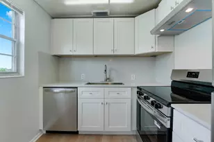 290 Dorset G, Boca Raton, FL 33434 - Photo 4