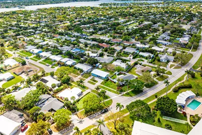 371 Saturn Avenue, Tequesta, FL 33469 - Photo 38
