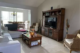 10474 Lake Vista Cir, Boca Raton, FL 33498 - Photo 4