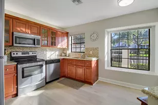587 Prestwick Cir, Palm Beach Gardens, FL 33418 - Photo 42