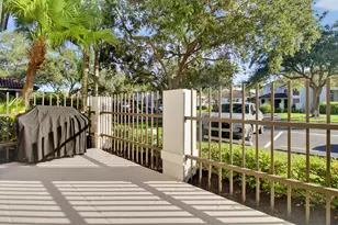 587 Prestwick Cir, Palm Beach Gardens, FL 33418 - Photo 46
