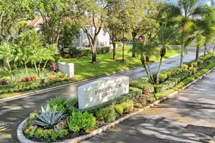 587 Prestwick Cir, Palm Beach Gardens, FL 33418 - Photo 16