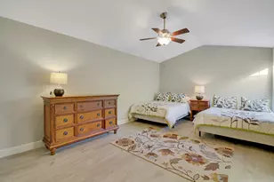 587 Prestwick Cir, Palm Beach Gardens, FL 33418 - Photo 20