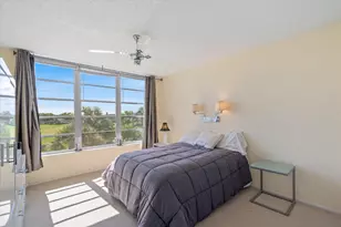 3980 Oaks Clubhouse Dr, Pompano Beach, FL 33069 - Photo 8
