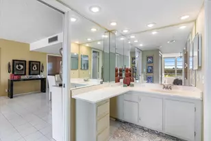 3980 Oaks Clubhouse Dr, Pompano Beach, FL 33069 - Photo 6