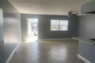 523 Brittany K, Delray Beach, FL 33446 - Photo 4