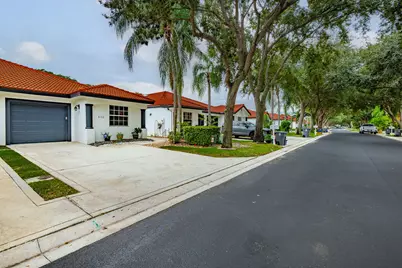 8106 Via Di Veneto, Boca Raton, FL 33496 - Photo 2