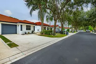 8106 Via Di Veneto, Boca Raton, FL 33496 - Photo 2