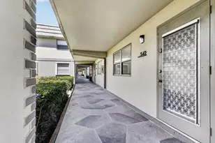 542 Monaco Way, Delray Beach, FL 33446 - Photo 2