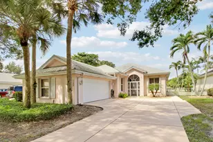 7508 SE Autumn Ln, Hobe Sound, FL 33455 - Photo 2