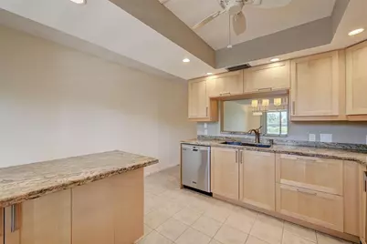 4402 Martinique Court #D2, Coconut Creek, FL 33066 - Photo 6