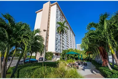 400 Kings Point Drive #1426, Sunny Isles Beach, FL 33160 - Photo 14