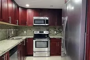 400 Kings Point Dr, Sunny Isles Beach, FL 33160 - Photo 22