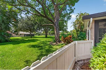 4 Fawlkland Circle, Boynton Beach, FL 33426 - Photo 16