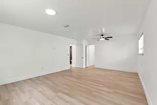 110 NE 152nd St, Miami, FL 33162 - Photo 14