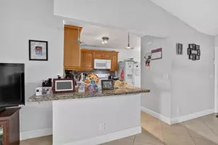 126 Centennial Ct, Deerfield Beach, FL 33442 - Photo 12