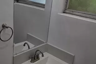725 NE 126th St, North Miami, FL 33161 - Photo 6