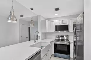 695 Hibiscus St, West Palm Beach, FL 33401 - Photo 2