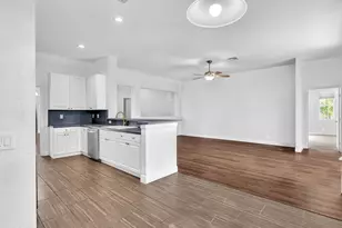 1125 Sunflower Cir, Weston, FL 33327 - Photo 14