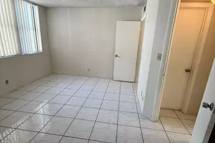 216 Lake Pointe Dr, Oakland Park, FL 33309 - Photo 10