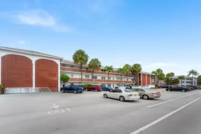 2050 NE 39th Street #E307, Lighthouse Point, FL 33064 - Photo 2
