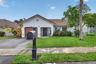 12132 NW 34th St, Sunrise, FL 33323 - Photo 2