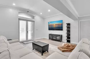 948 SE 10th Ct, Pompano Beach, FL 33060 - Photo 10