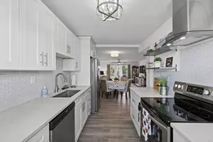 8105 NW 61st St, Tamarac, FL 33321 - Photo 10