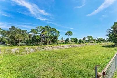 740 Caroline Avenue, West Palm Beach, FL 33413 - Photo 32