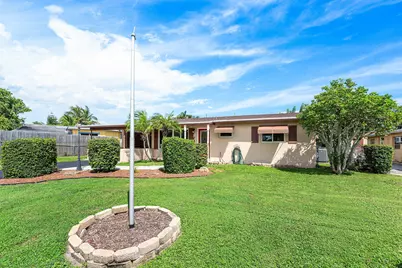 740 Caroline Avenue, West Palm Beach, FL 33413 - Photo 2