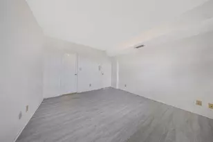 625 Oaks Dr, Pompano Beach, FL 33069 - Photo 14