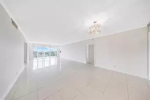 625 Oaks Dr, Pompano Beach, FL 33069 - Photo 1