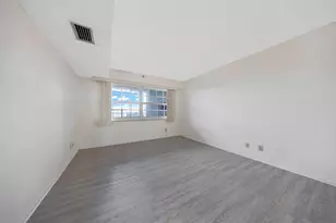 625 Oaks Dr, Pompano Beach, FL 33069 - Photo 12