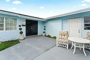 742 Laurel Dr, West Palm Beach, FL 33403 - Photo 2