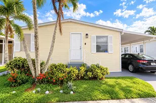76 Plantation Blvd, Lake Worth, FL 33467 - Photo 2
