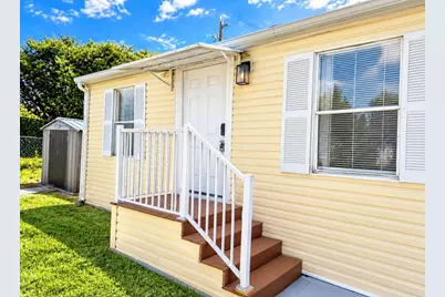 76 Plantation Boulevard, Lake Worth, FL 33467 - Photo 4