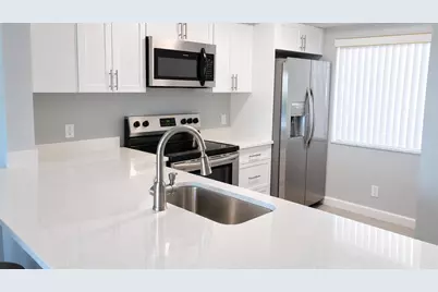 3050 Presidential Way #206, West Palm Beach, FL 33401 - Photo 2